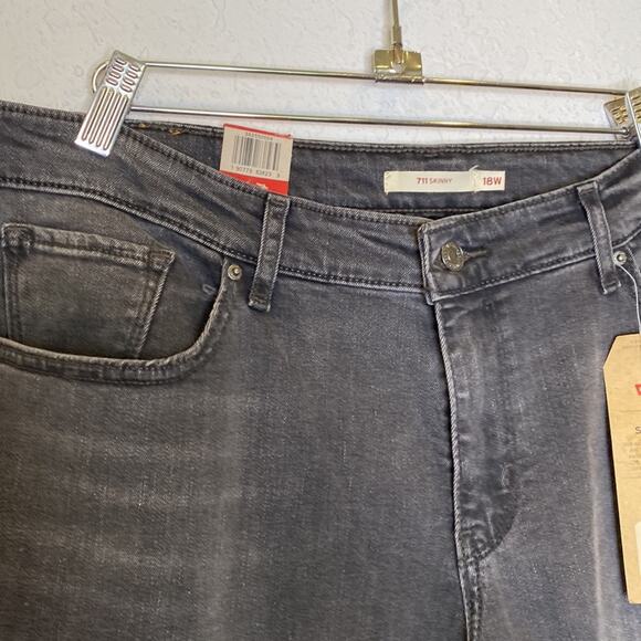Levi’s 711 Skinny Gray Denim Jean w/Bleach Splatter Mid Rise Slim Fit NWT Sz18WM - Picture 4 of 14